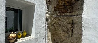 Right in the historic center, this house offers space and superb views.