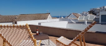 Right in the historic center, this house offers space and superb views.