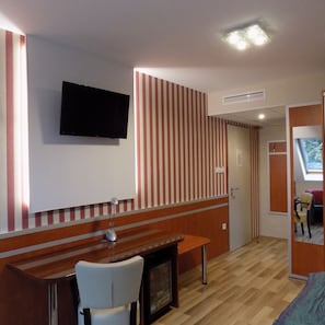 In-room safe, blackout curtains, free WiFi