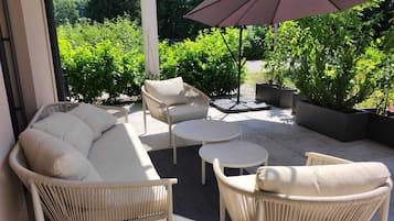 Comfort appartement, 1 queensize bed met slaapbank, uitzicht op bergen | Terras