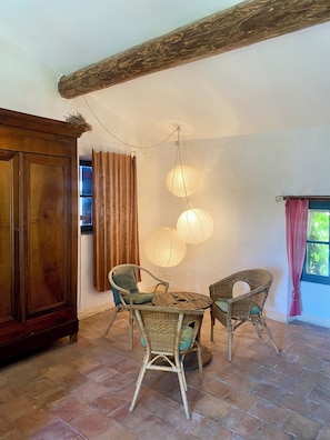 Interior - Lo Cantou" vacation home (Camplong-d'Aude)