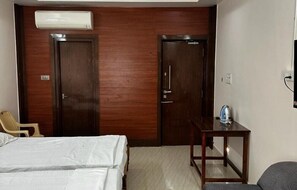 Soundproofing - Temple View Home Stay (Tiruvannamalai)