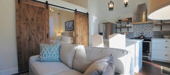 12 South Private Cozy Guesthouse