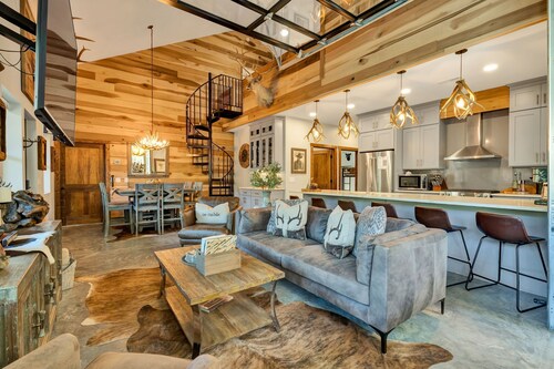 Whitetail Creek Lodge Close to Campus