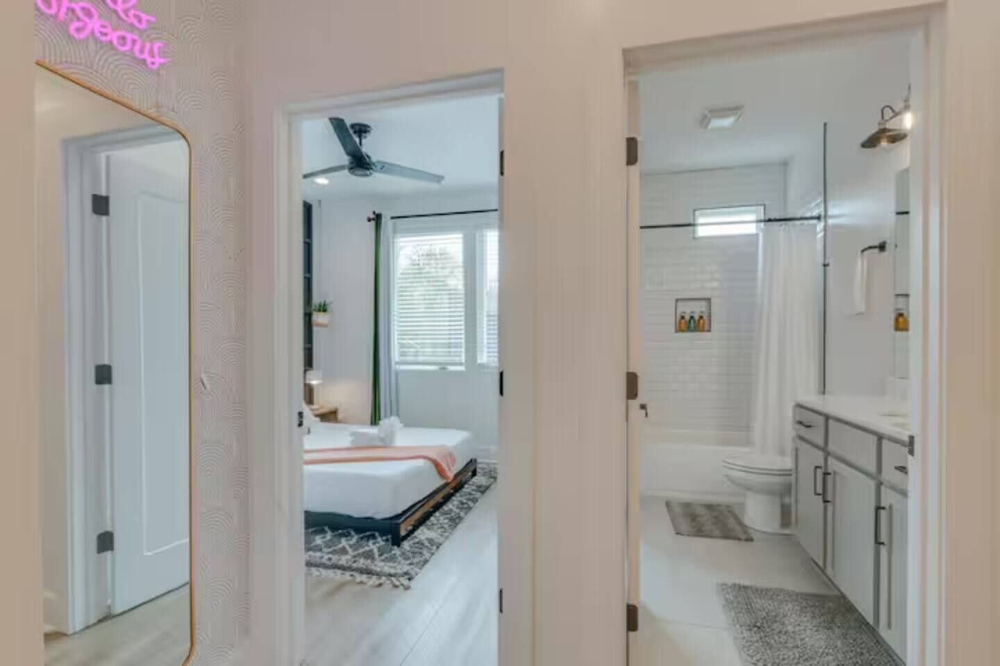 4 slaapkamers, een bureau, een strijkplank/strijkijzer, gratis wifi