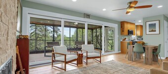 Hot Tub, EV Charger, Plus Stunning Hill Country Stargazing & Wildlife