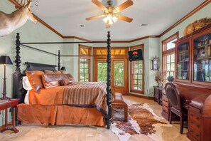 4 bedrooms, WiFi, bed sheets - Luxury Ranch w/ Pool + Outdoor Living in Wimberley (Wimberley)