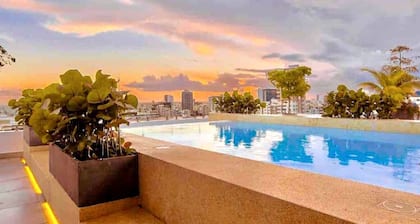 Urban Gem in Santo Domingo City Center, Rooftop Pool, Hot Tub, Grill, City Views.