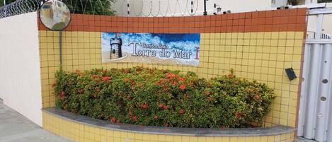 المنطقة المحيطة بالمنشأة