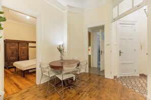 Apartment, 3 Bedrooms, Pets Allowed | Living area | 40-inch flat-screen TV with digital channels
