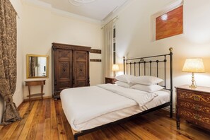 Apartment, 3 Bedrooms, Pets Allowed | Blackout drapes, iron/ironing board, free WiFi