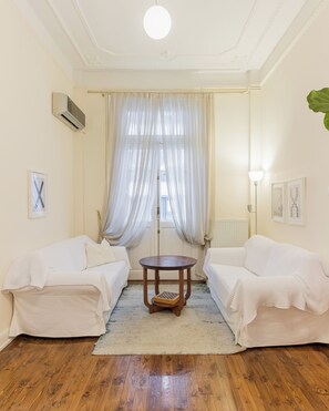 Departamento, 3 habitaciones, se aceptan mascotas | Vista a la calle