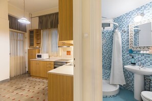 Apartment, 3 Bedrooms, Pets allowed | Bathroom