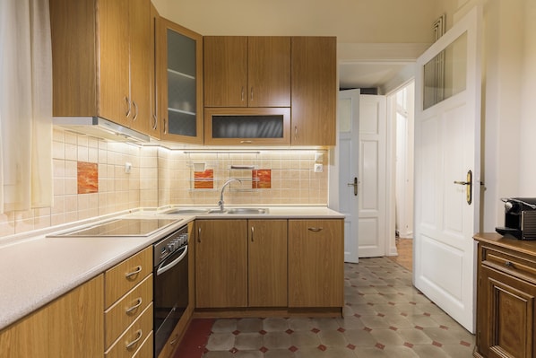 Apartment, 3 Bedrooms, Pets allowed | Private kitchen