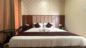 Desk, iron/ironing board, rollaway beds, free WiFi