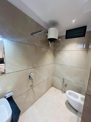 Shower, free toiletries, towels, soap