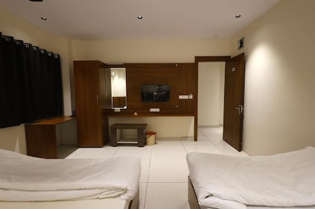 Espacio para trabajar con laptop y wifi gratis