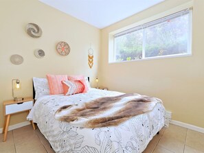 WiFi, bed sheets