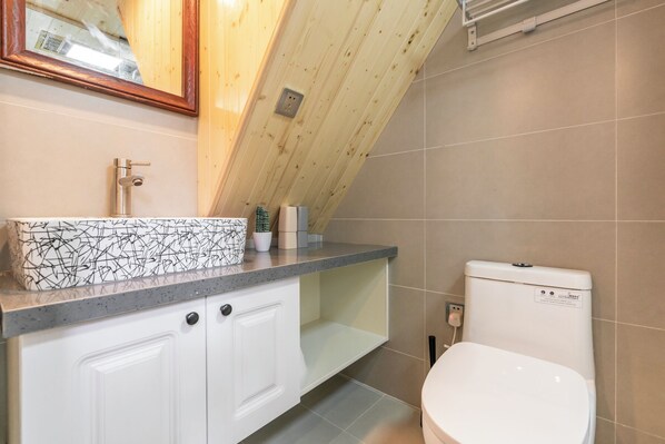 Suite | Bathroom