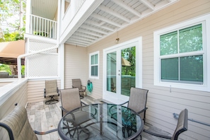 Outdoor dining - Casa Bonita Key West ~ by Rent Key West Vacations (Key West)
