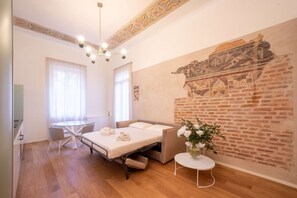 1 chambre, bureau, fer et planche à repasser, Wi-Fi gratuit