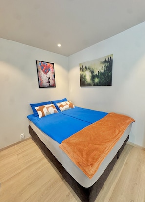 1 bedroom, iron/ironing board, WiFi, bed sheets