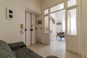 Living area - GuestHost - Piazzale Clodio Apartment (Rome)