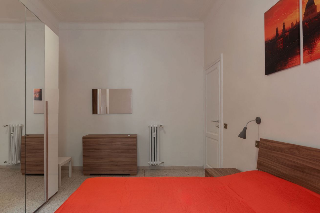 2 habitaciones y tabla de planchar con plancha 