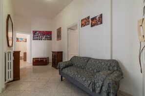 Living area - GuestHost - Piazzale Clodio Apartment (Rome)