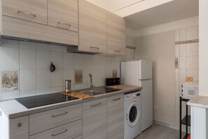 Kühlschrank, Mikrowelle, Toaster