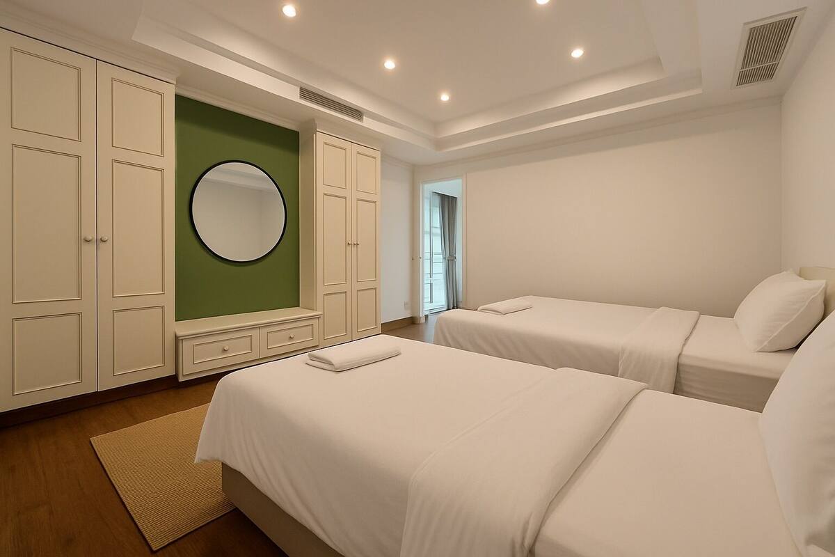 In-room safe, free WiFi, bed sheets