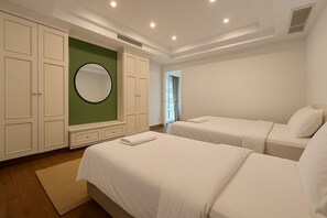 Caja de seguridad en la habitación, muebles diferentes y wifi gratis 