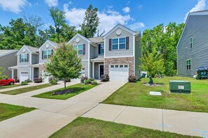 Apartment (3 Bedrooms) | Interior - 7 Mi to Uptown - Pet-friendly 2-story Townhome! (Charlotte)