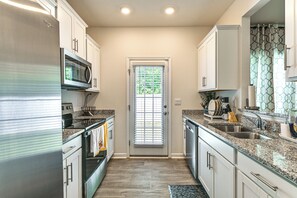 Apartment (3 Bedrooms) | Interior - 7 Mi to Uptown - Pet-friendly 2-story Townhome! (Charlotte)