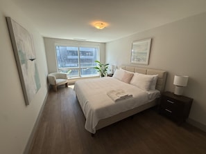 2 bedrooms, desk, iron/ironing board, travel cot