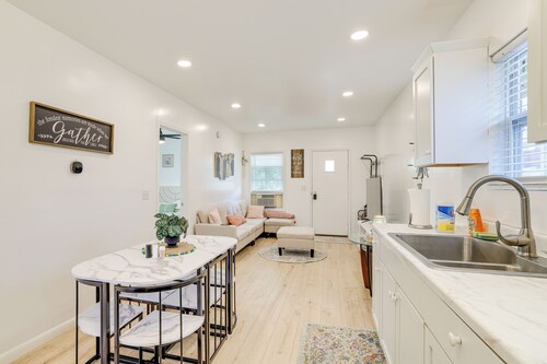 2 Mi to State Park: Updated Niagara Falls Home