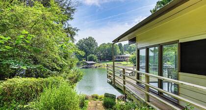 Launch & Dock: Lake Norman Retreat w/ Scenic Deck