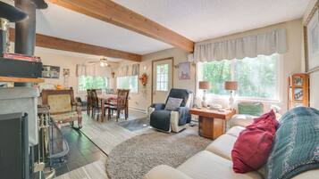 House (4 Bedrooms) | Interior