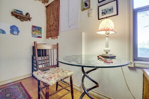 Apartment (1 Bedroom) | Interior - < 1 Mi to Jefferson Healthcare: Nurse-ready Rental (Port Townsend)