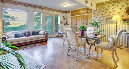 < 1 Mi to Jefferson Healthcare: Nurse-ready Rental