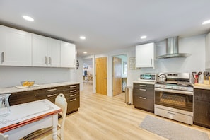 House (2 Bedrooms) | Interior