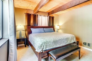 Interior - Big Trees Cabin: Pool Access, Sauna, Game Rm (Arnold)