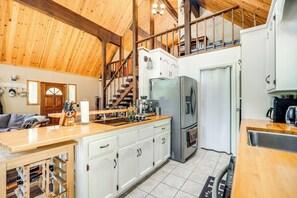 House (2 Bedrooms) | Interior