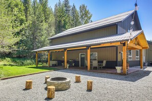 House (3 Bedrooms) | Interior - Relax, Reconnect & Explore: Modern Idaho House! (Naples)