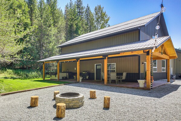 House (3 Bedrooms) | Interior - Relax, Reconnect & Explore: Modern Idaho House! (Naples)