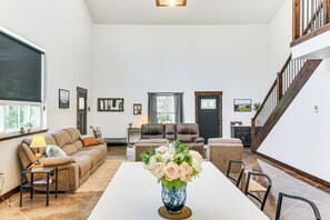 House (3 Bedrooms) | Interior - Relax, Reconnect & Explore: Modern Idaho House! (Naples)