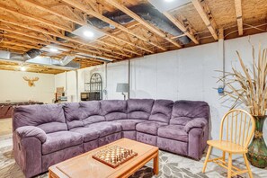 House (4 Bedrooms) | Interior