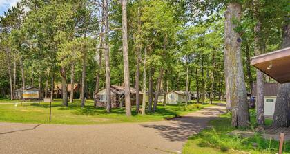 Cozy Studio w/ Community Docks in Stone Lake!