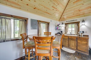 Apartment (0 Bedroom) | Interior