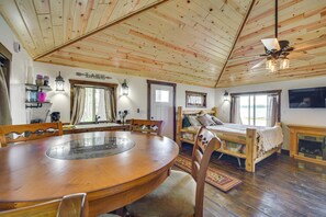 Apartment (0 Bedroom) | Interior - Cozy Studio w/ Community Docks in Stone Lake! (Stone Lake)